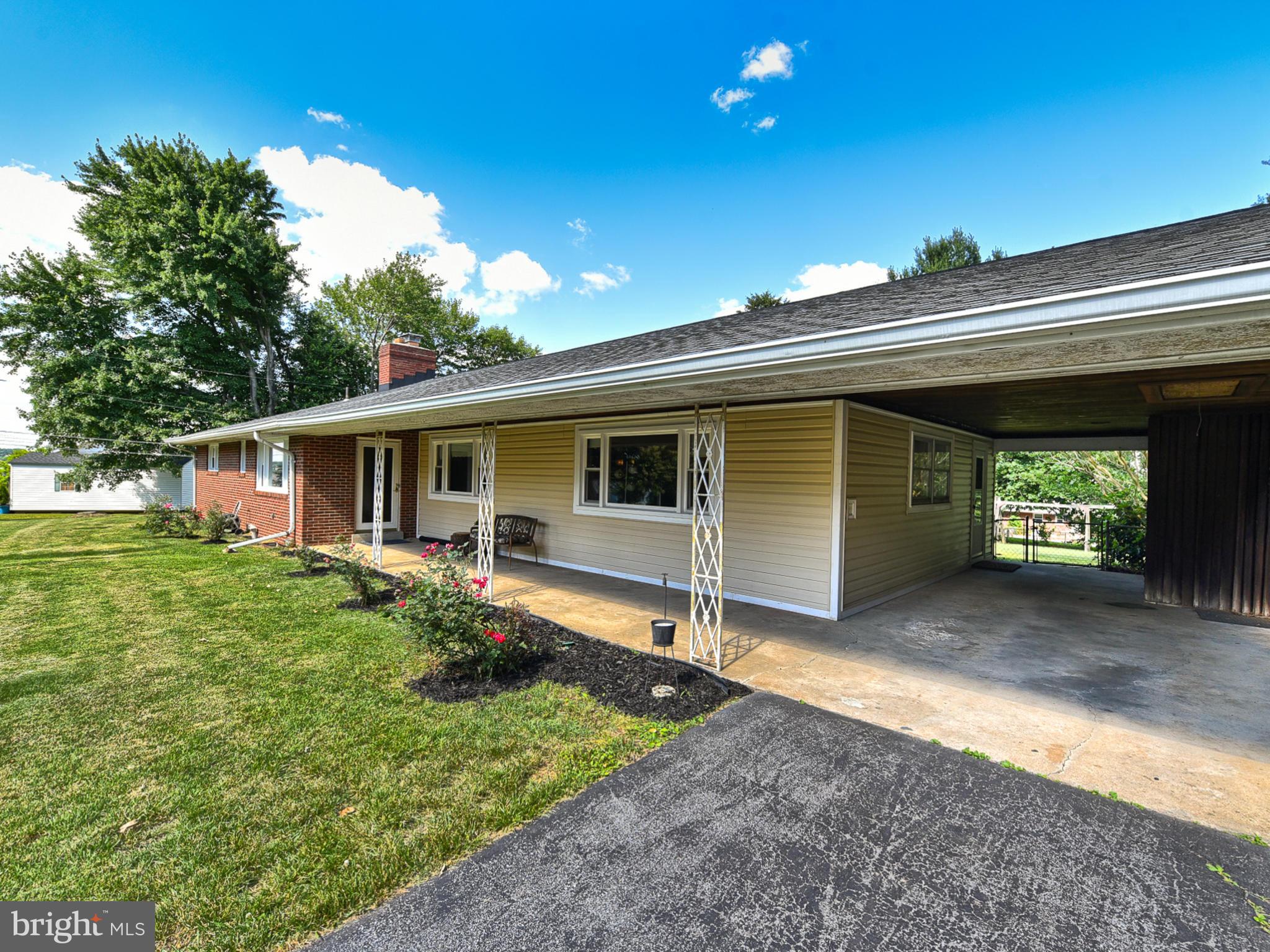 22721 Ridge Road Germantown, MD 20876 - Photo 5 of 41 Gallery Image 5