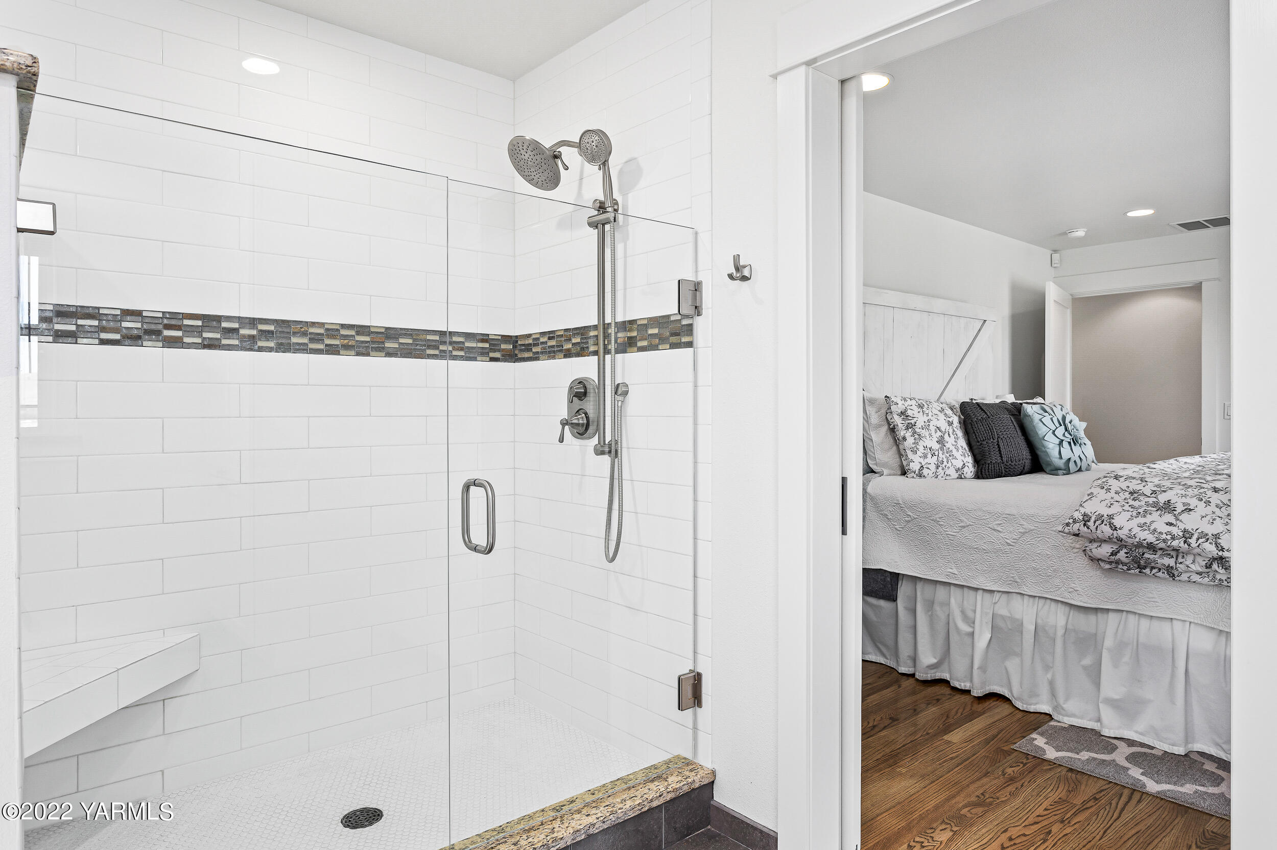 190 Nash Road Tieton, WA 98947 - Photo 25 of 38 a en suite bathroom with a shower and a sink
