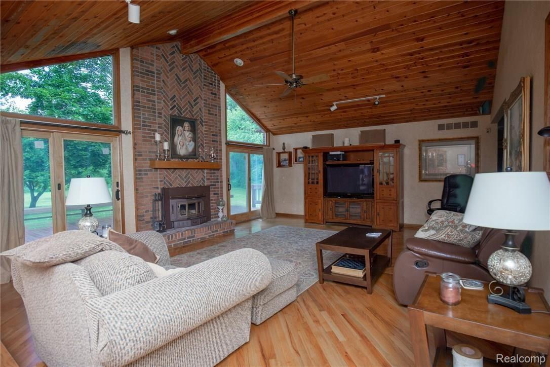 17394 Fish Lake Road Holly, MI 48442 - Photo 13 of 34 Great Room