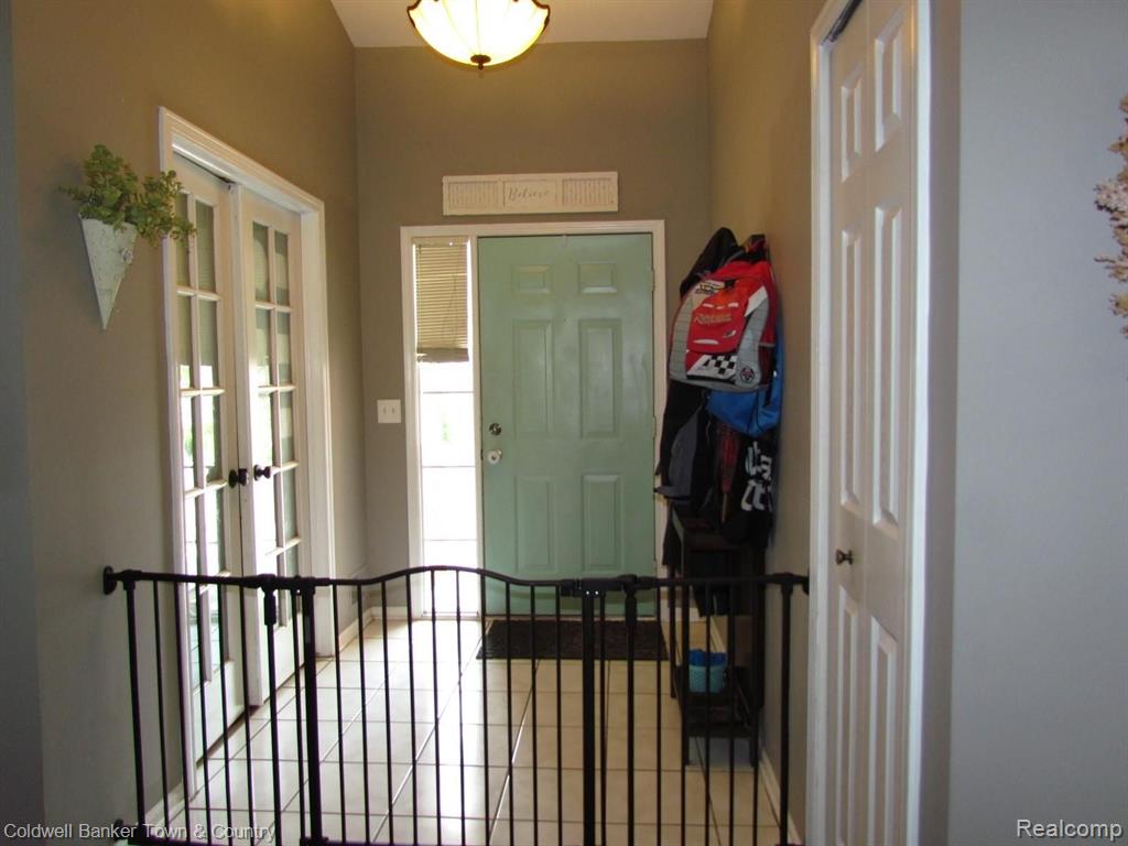 2588 Ravineside South Howell, MI 48843 - Photo 3 of 55