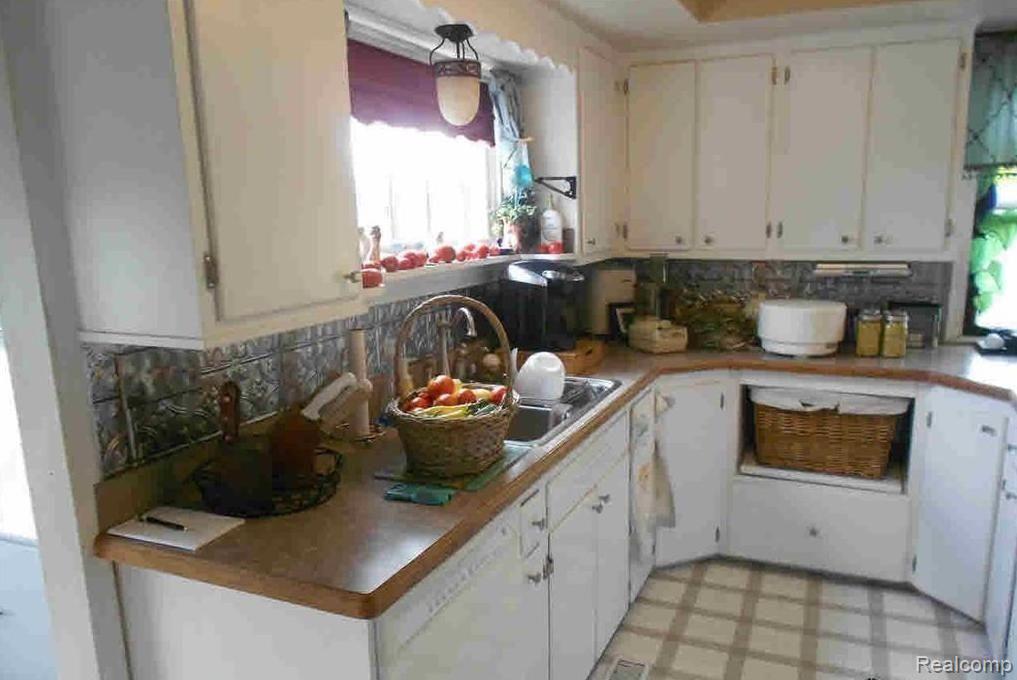 9579 Liedel Road Maybee, MI 48159 - Photo 3 of 34 Kitchen.jpeg