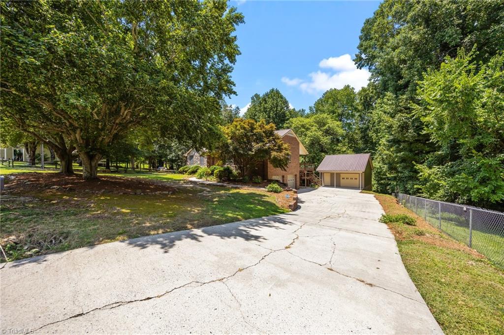 155 Spring Hollow Road High Point, NC 27262 - Photo 4 of 49 Gallery Image 4