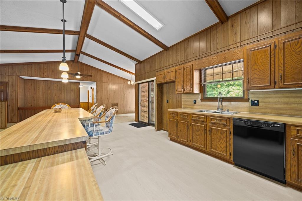 155 Spring Hollow Road High Point, NC 27262 - Photo 10 of 49 Gallery Image 10