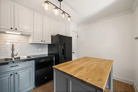 $1,875 | 2500 Steck Avenue, Unit 32, Austin, TX 78757