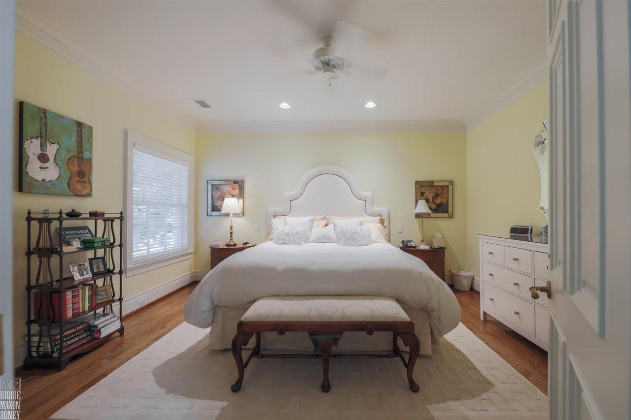 625 Lake Shore Road Grosse Pointe, MI 48236 - Photo 38 of 59 50021543-37.JPG