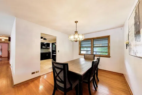 $350,000 | 1415 Busse Road, Mount Prospect, IL 60056