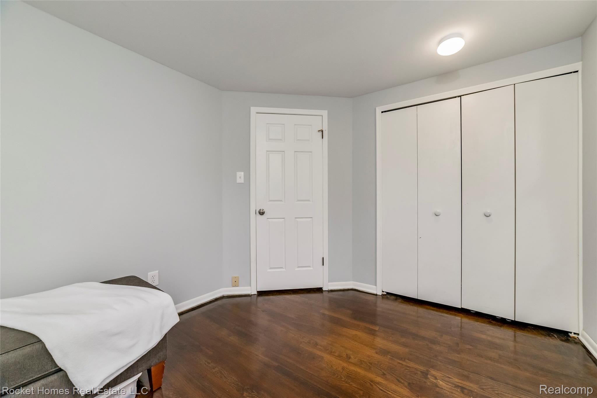 879 Foxhall Road Bloomfield Hills, MI 48304 - Photo 29 of 44 027-photo-bedroom-7719072.jpg