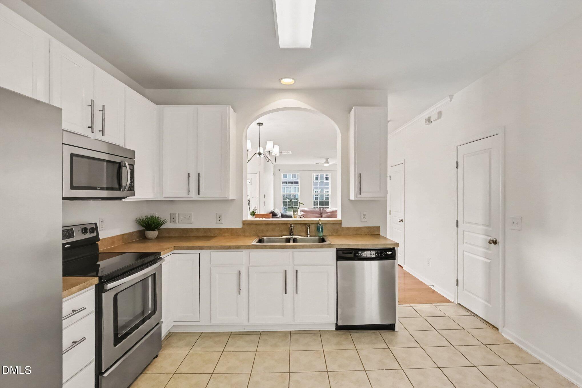 7640 Winners Edge Street Raleigh, NC 27617 - Photo 5 of 10 Kitchen
