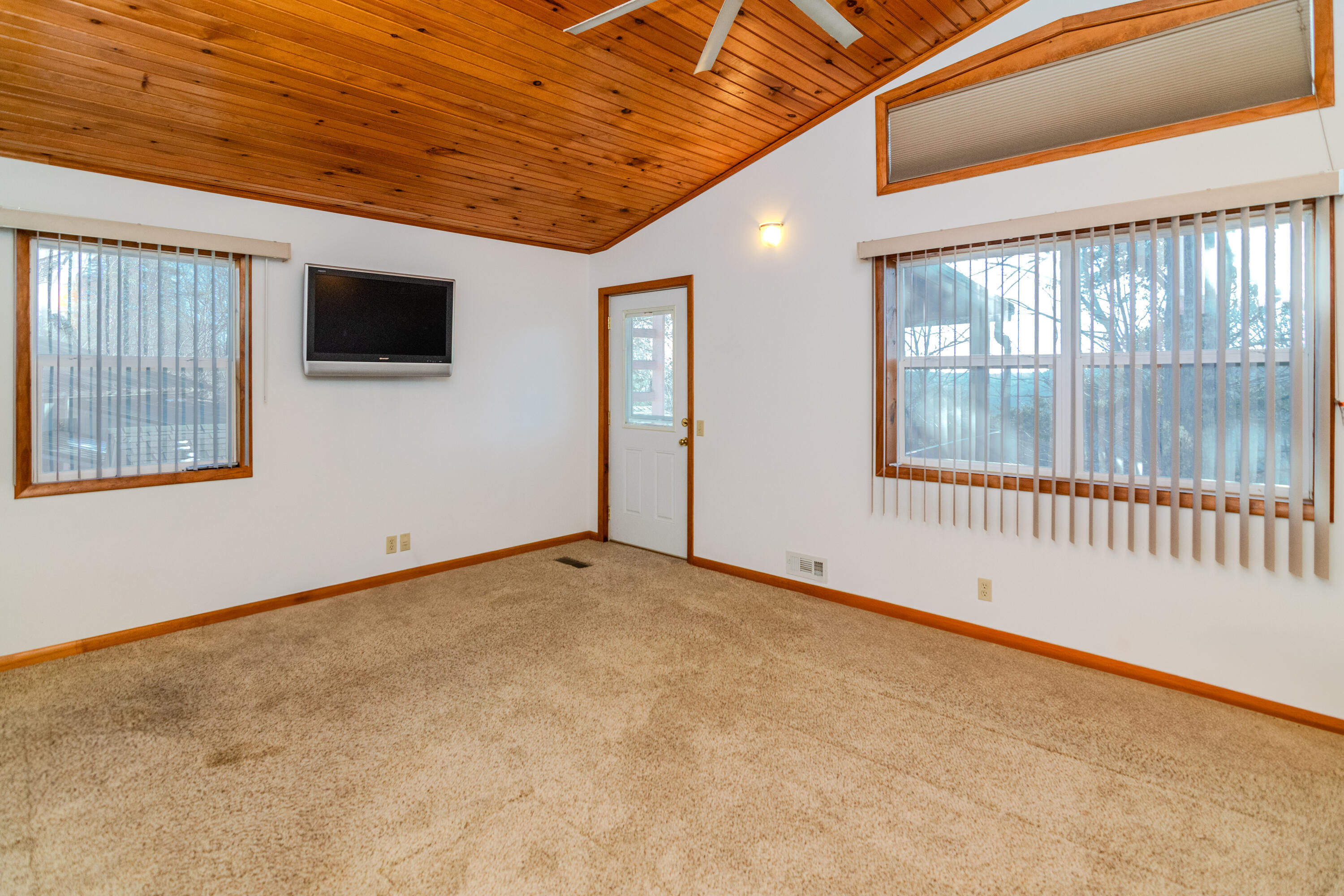 561 Harbor Springs Road Jamestown, KY 42629 - Photo 25 of 35 561HarborSprings-0230