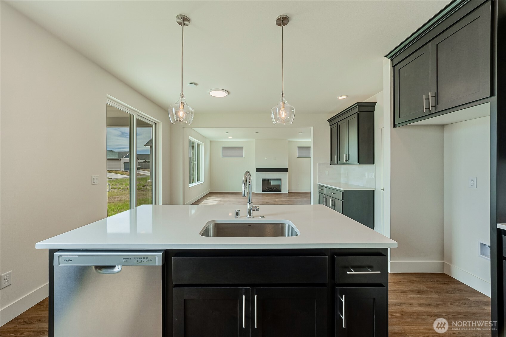 404 Pagget Avenue Winlock, WA 98596 - Photo 15 of 40 a view of a dining room with a table and chairs