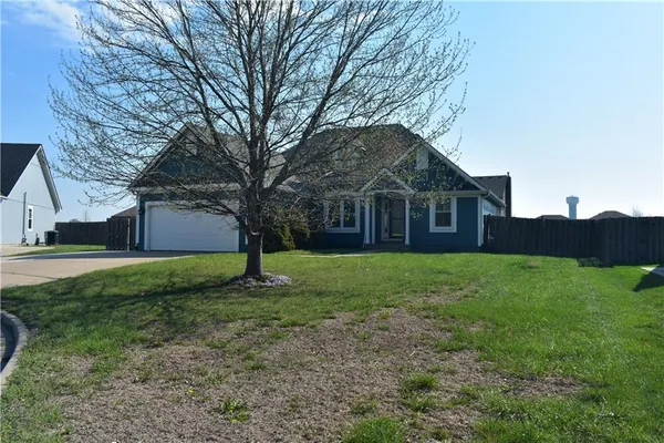 $375,000 | 907 Hemlock Street, Paola, KS 66071