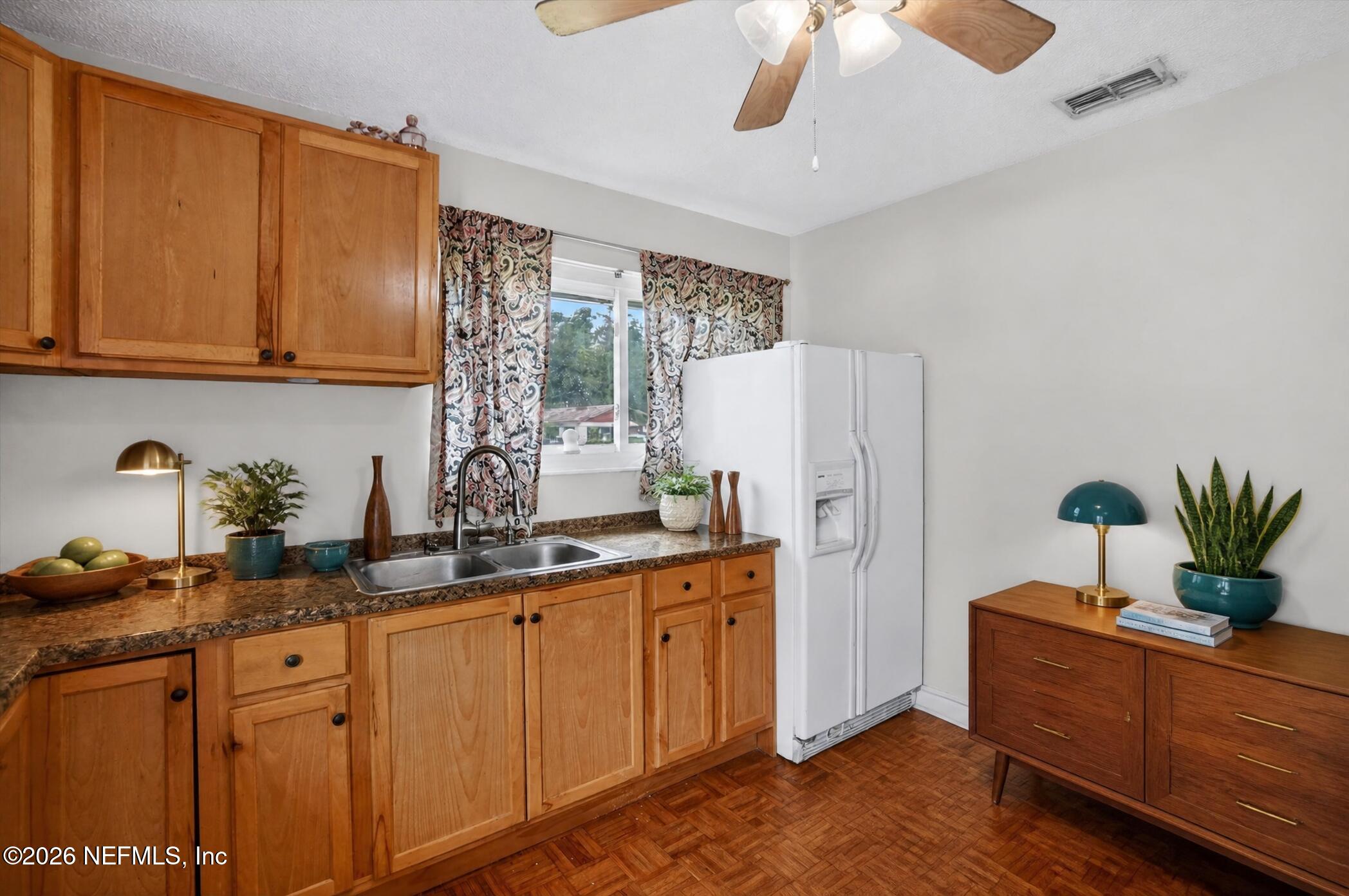 5549 Hickson Road Jacksonville, FL 32207 - Photo 32 of 40 virtualStaging-Hickson Rental Kitchen
