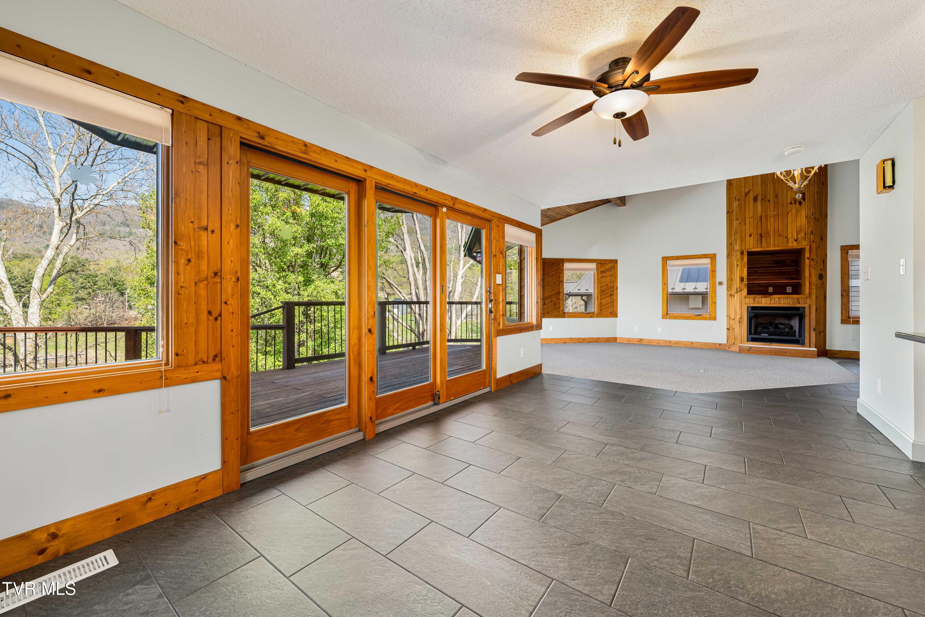 134 Summerhill Drive Butler, TN 37640 - Photo 12 of 131 134 Summer HIll Pvt Drive (92 of 144)