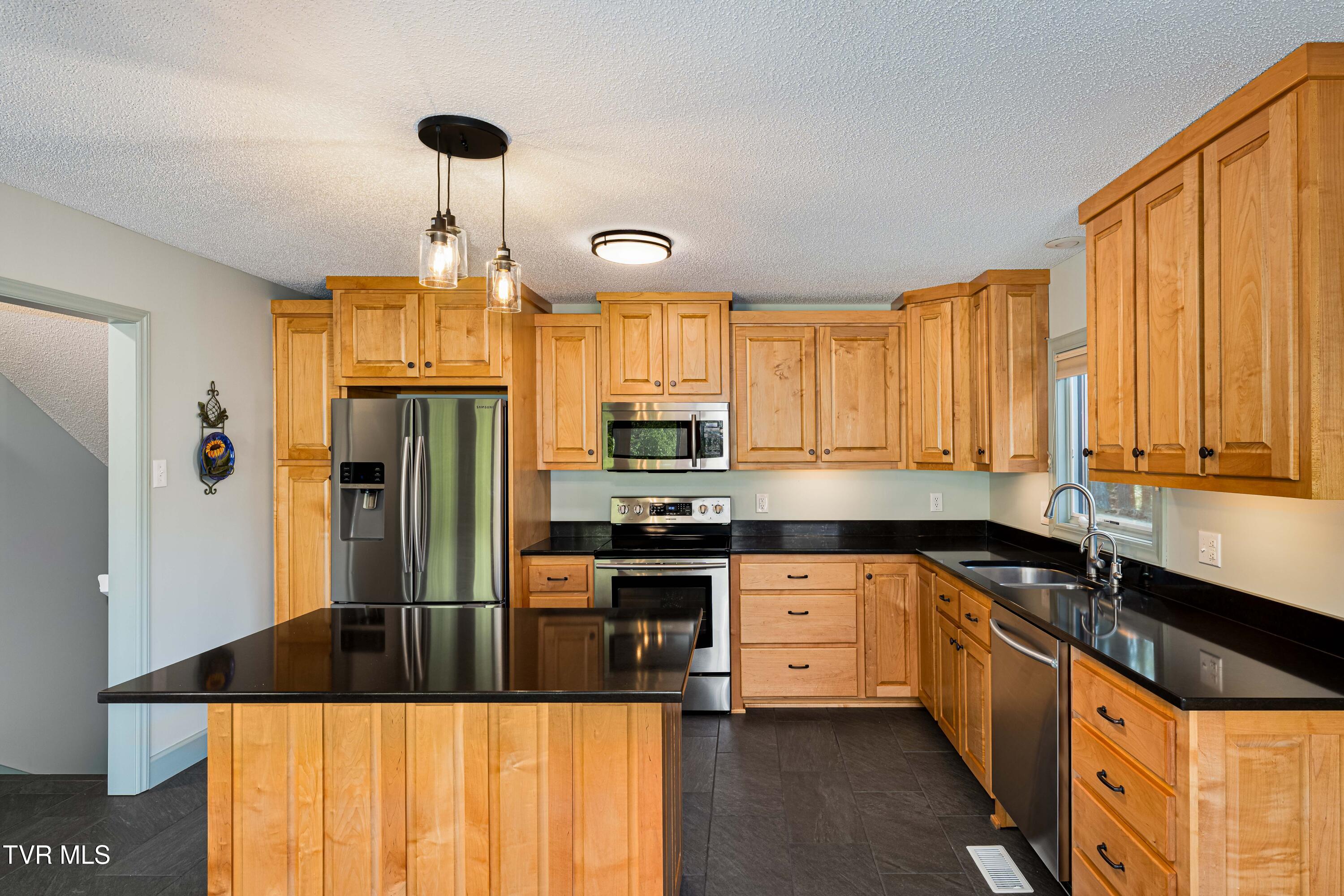 134 Summerhill Drive Butler, TN 37640 - Photo 13 of 131 134 Summer HIll Pvt Drive (93 of 144)