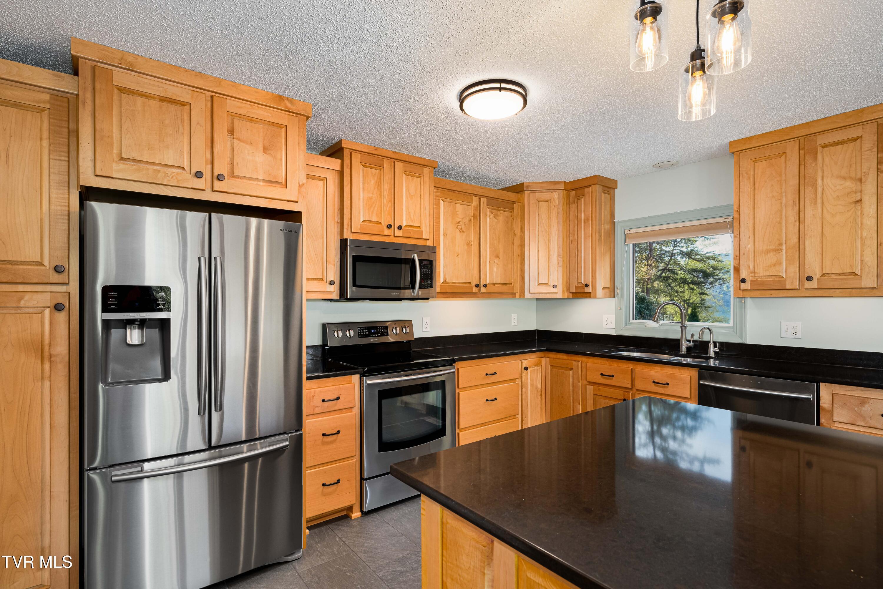 134 Summerhill Drive Butler, TN 37640 - Photo 14 of 131 134 Summer HIll Pvt Drive (94 of 144)