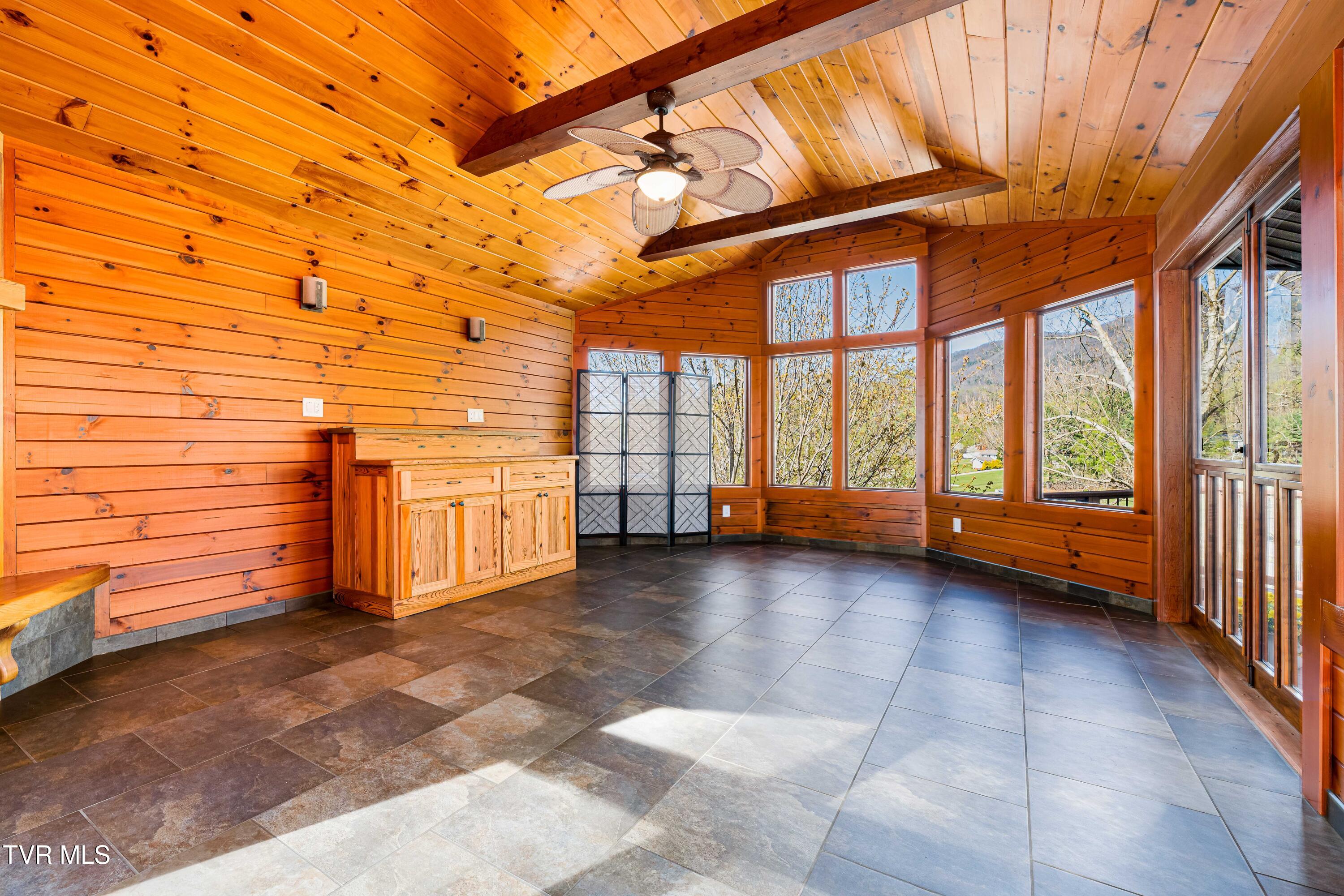 134 Summerhill Drive Butler, TN 37640 - Photo 18 of 131 134 Summer HIll Pvt Drive (98 of 144)