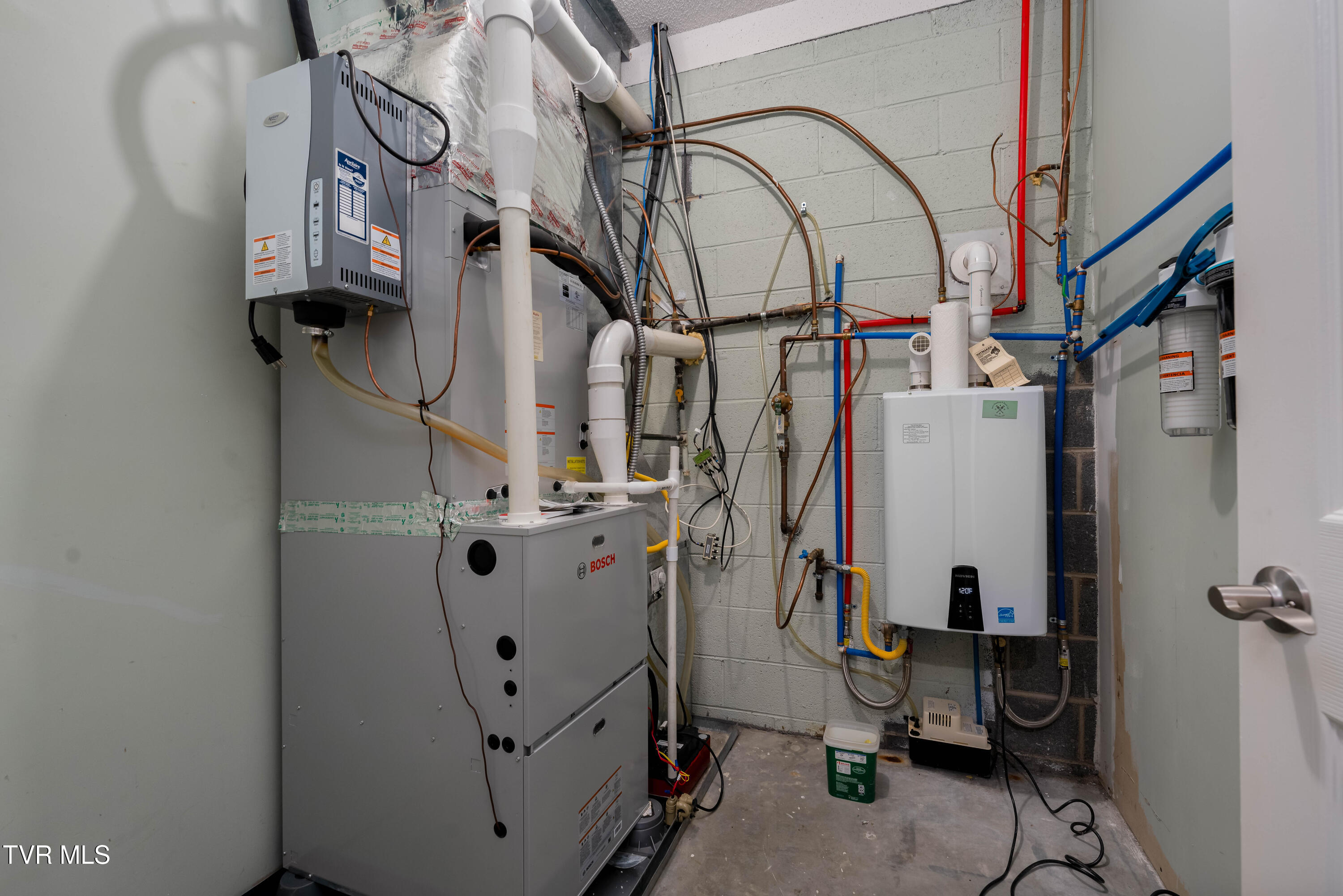 134 Summerhill Drive Butler, TN 37640 - Photo 33 of 131 134 Summer HIll Pvt Drive (113 of 144)