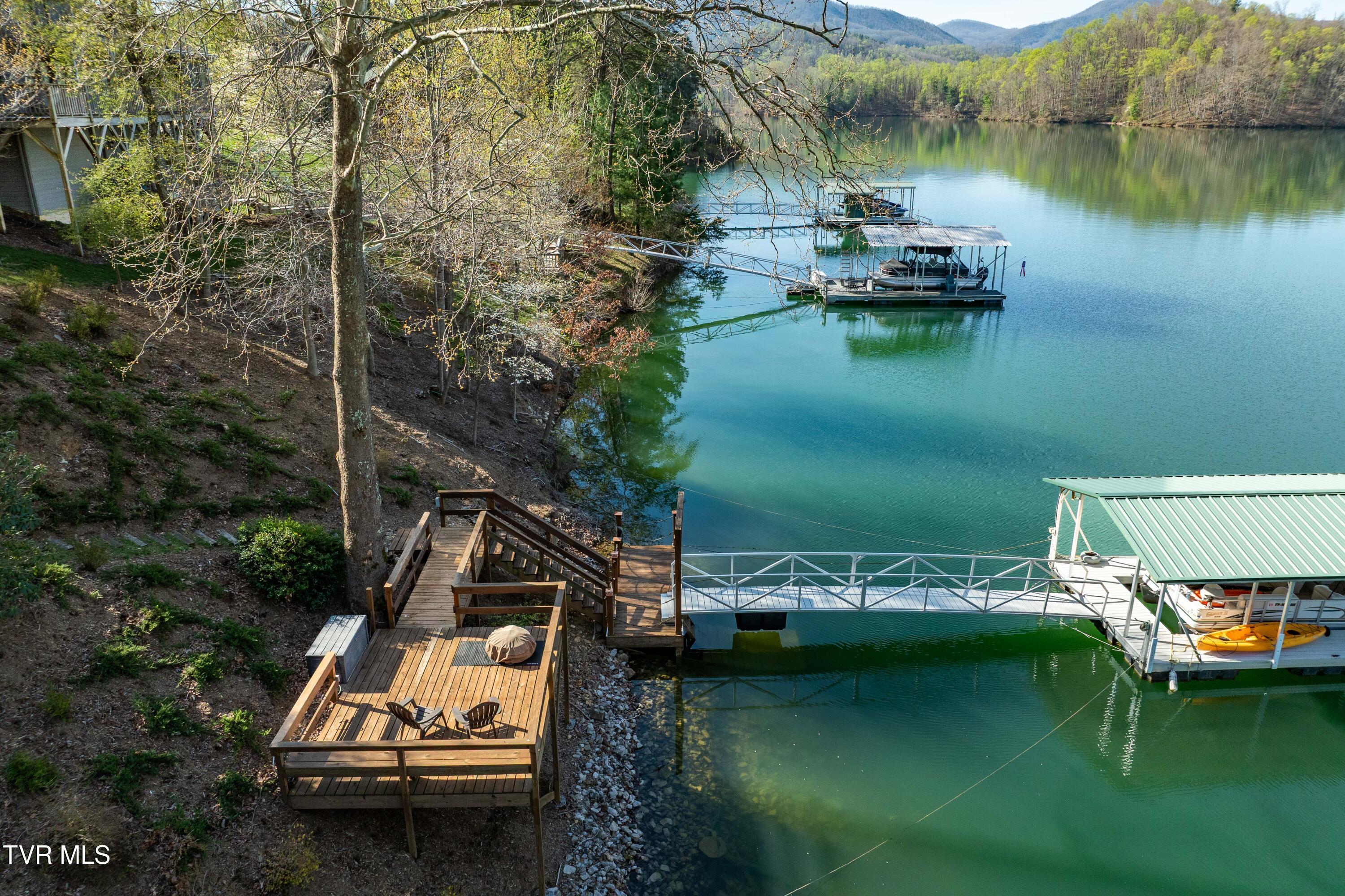 134 Summerhill Drive Butler, TN 37640 - Photo 5 of 131 134 Summer HIll Pvt Drive (24 of 144)