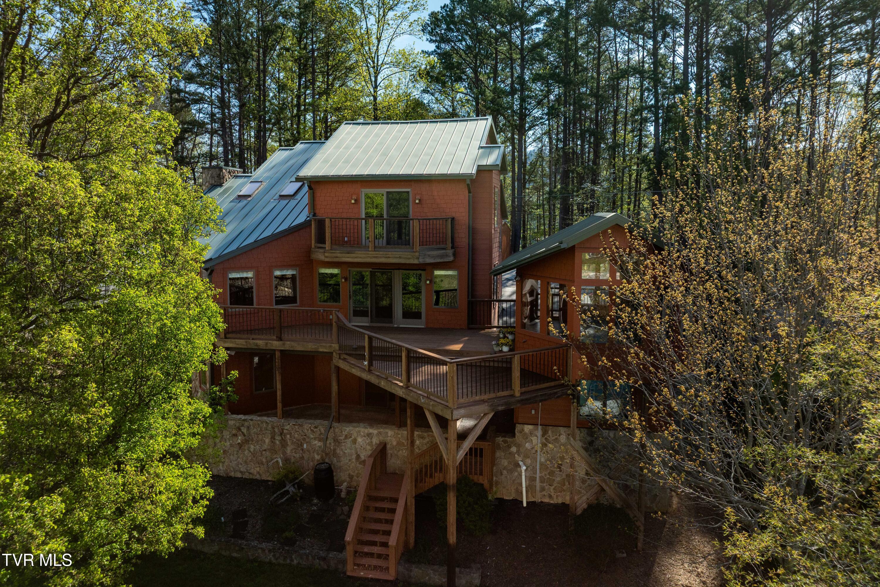 134 Summerhill Drive Butler, TN 37640 - Photo 64 of 131 134 Summer HIll Pvt Drive (20 of 144)