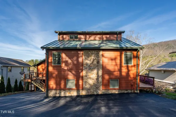 $1,200,000 | 134 Summerhill Drive, Butler, TN 37640