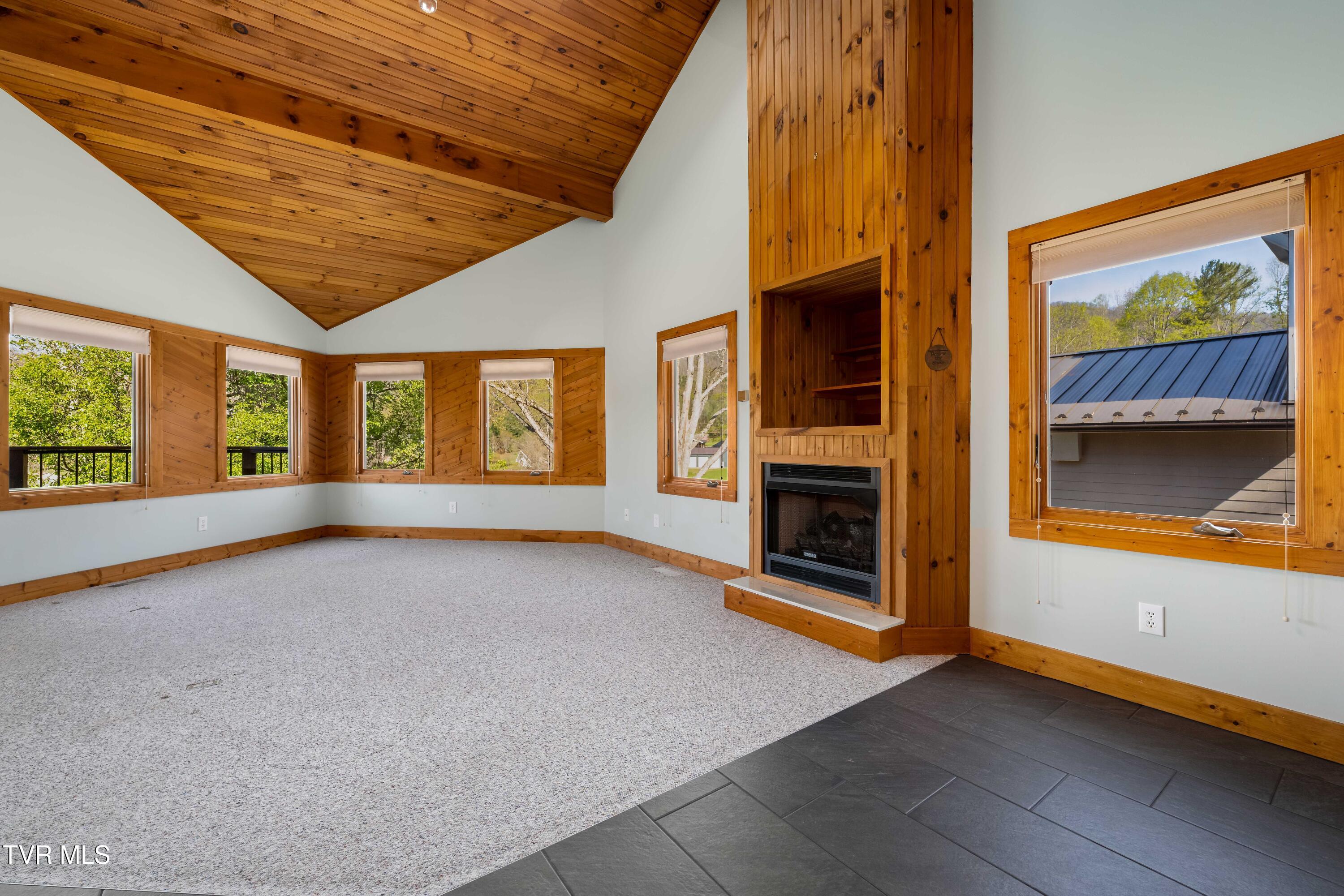 134 Summerhill Drive Butler, TN 37640 - Photo 8 of 131 134 Summer HIll Pvt Drive (88 of 144)