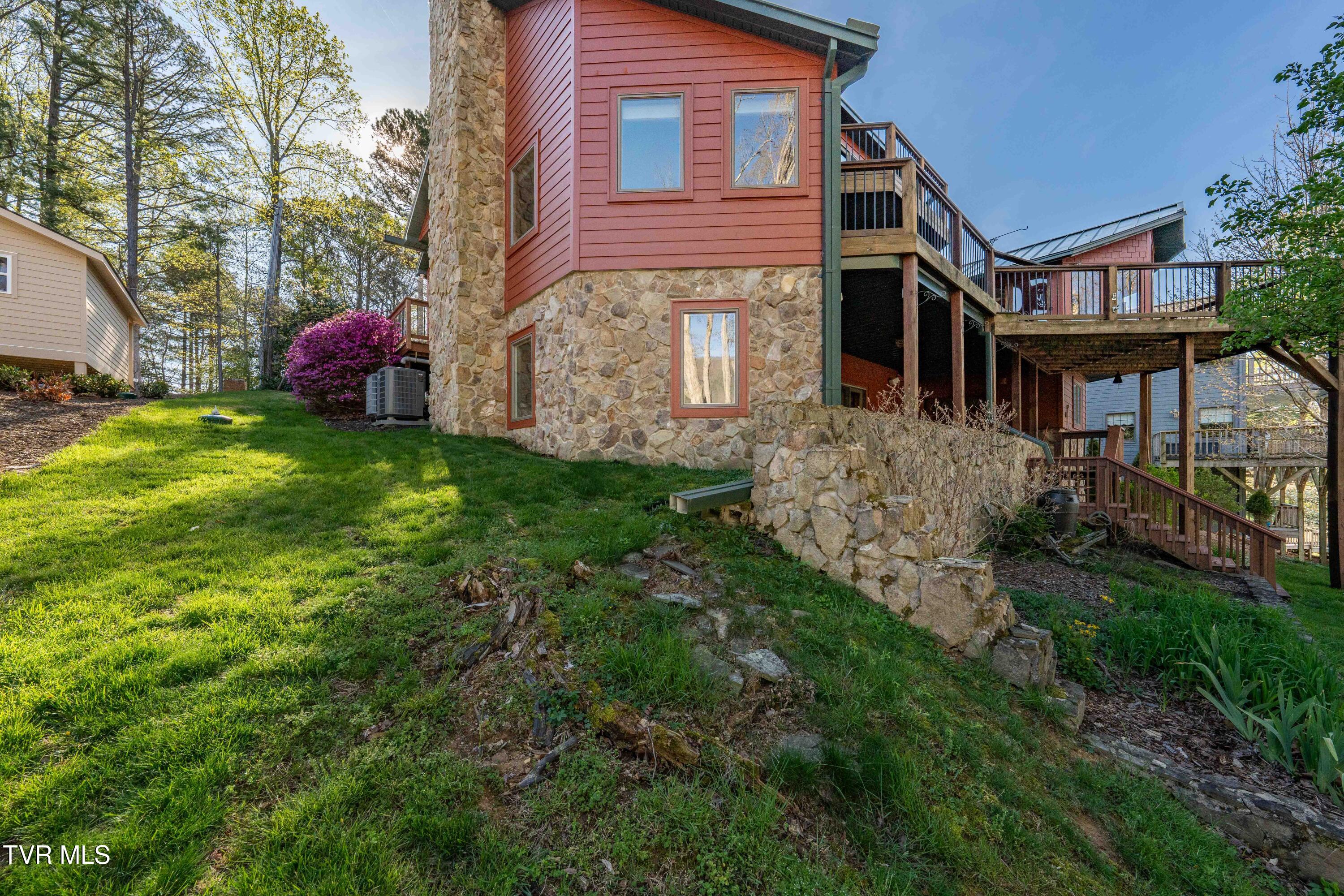 134 Summerhill Drive Butler, TN 37640 - Photo 94 of 131 134 Summer HIll Pvt Drive (59 of 144)