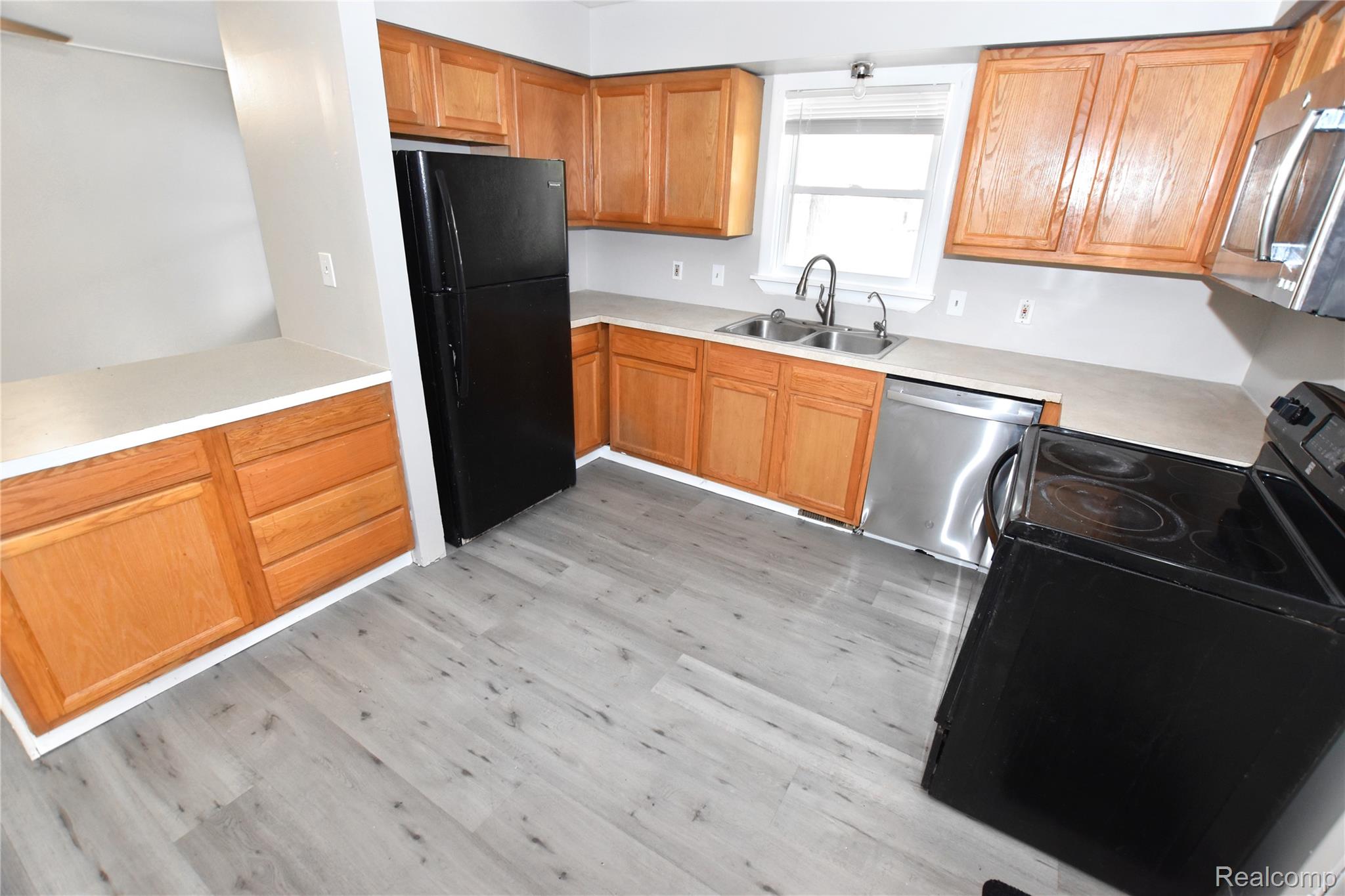 5825 Branch Road Flint, MI 48506 - Photo 3 of 14 Kitchen