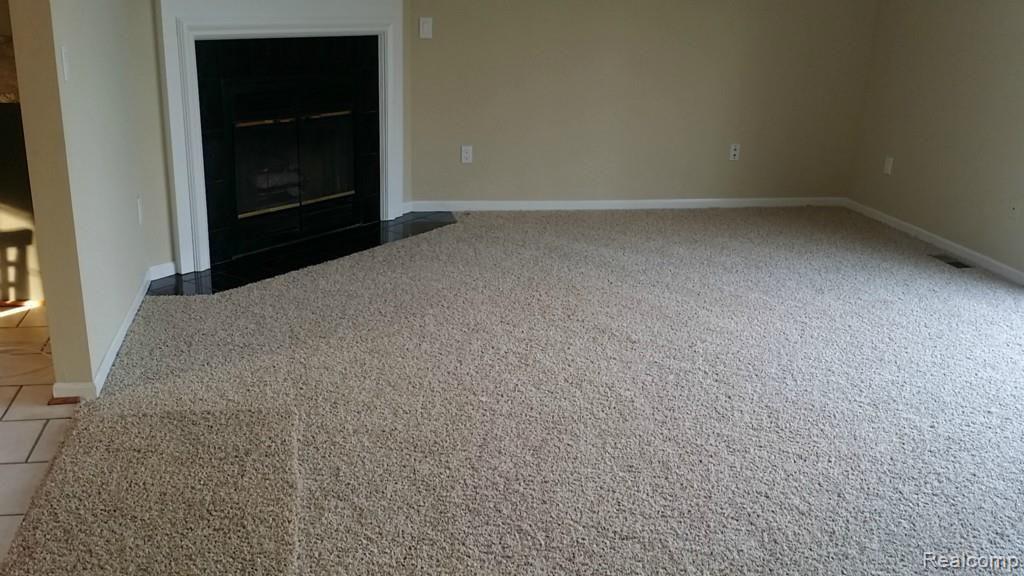 4354 Old Mill Road Pinckney, MI 48169 - Photo 13 of 34 20150324_181456_Old Mill Dr.jpg