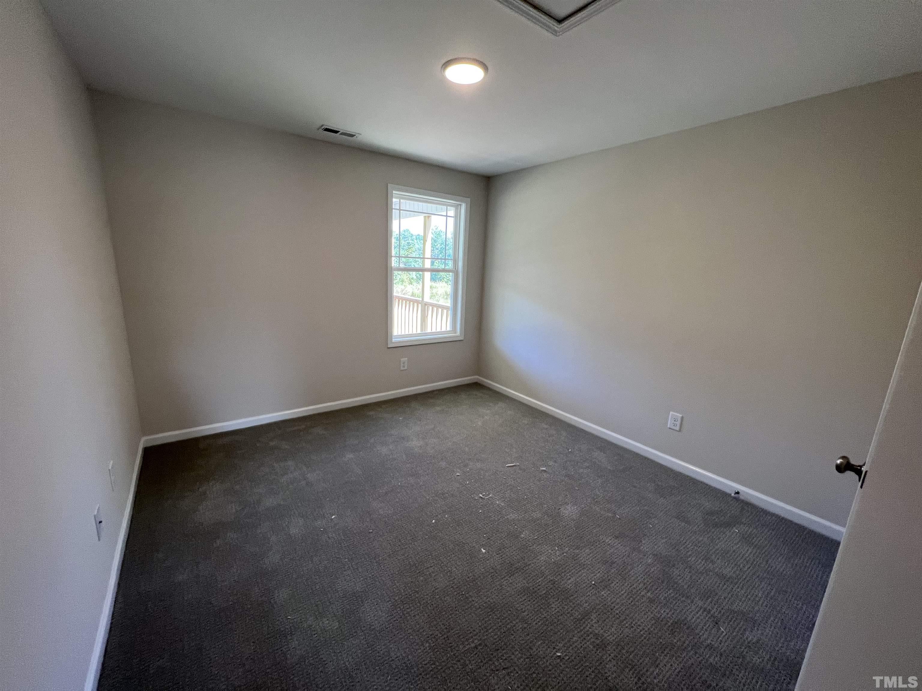 345 Touchdown Way Benson, NC 27504 - Photo 15 of 21 Gallery Image 15