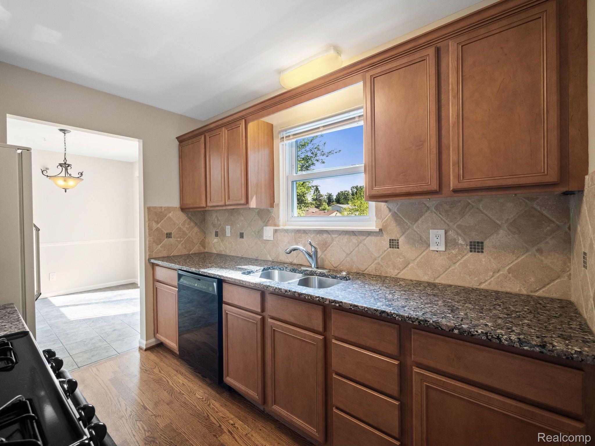 3911 Donaldson Road Rochester, MI 48307 - Photo 14 of 36 Gallery Image 14