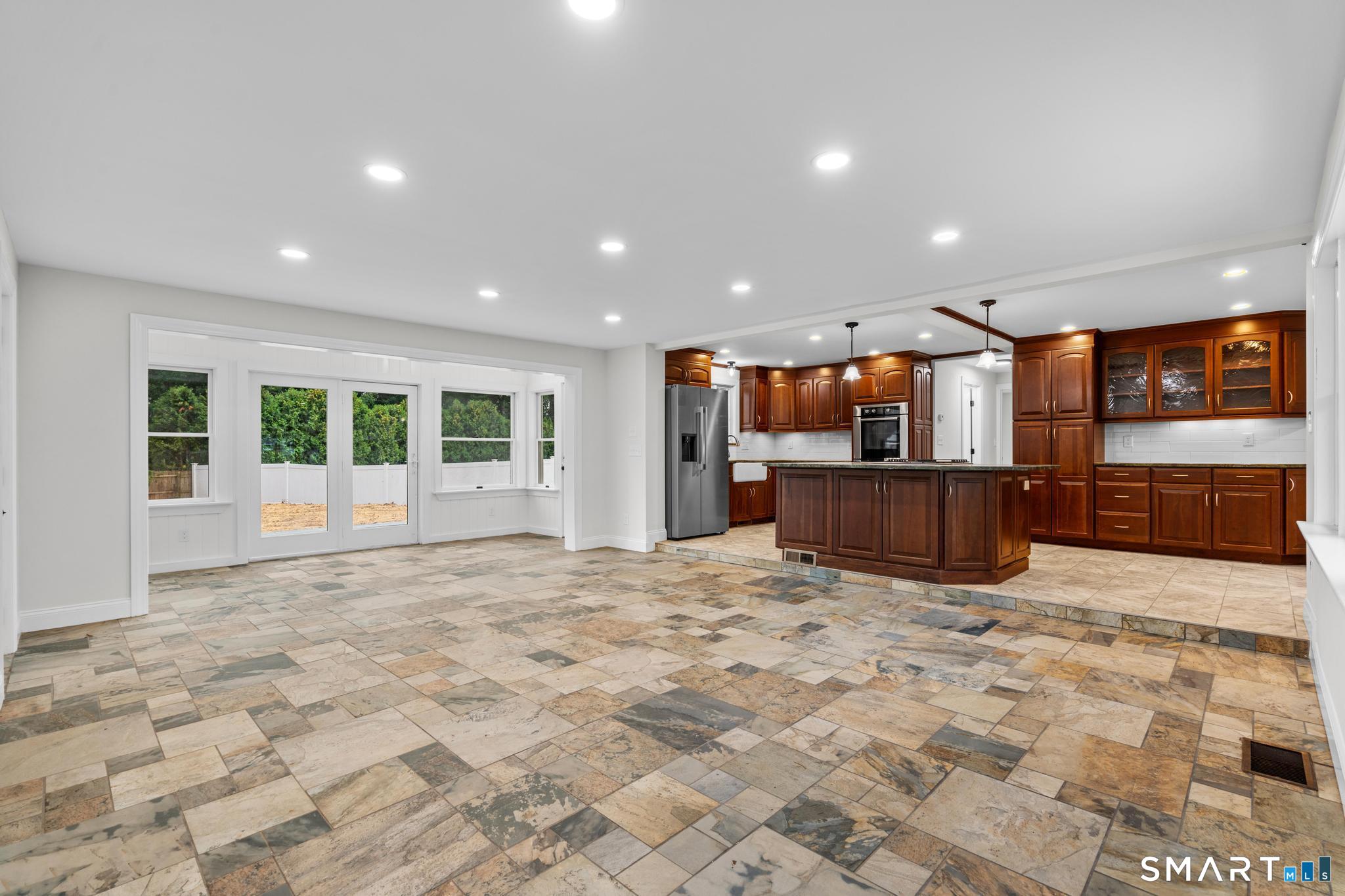 87 Meech Road Middletown, CT 06457 - Photo 6 of 39 Gallery Image 6