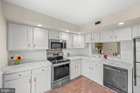 $410,000 | 906 Bismark Way, King of Prussia, PA 19406