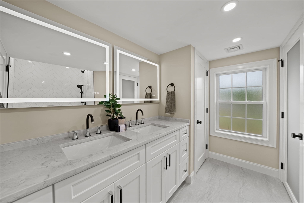 162 High Street, Unit B Danvers, MA 01923 - Photo 24 of 32
