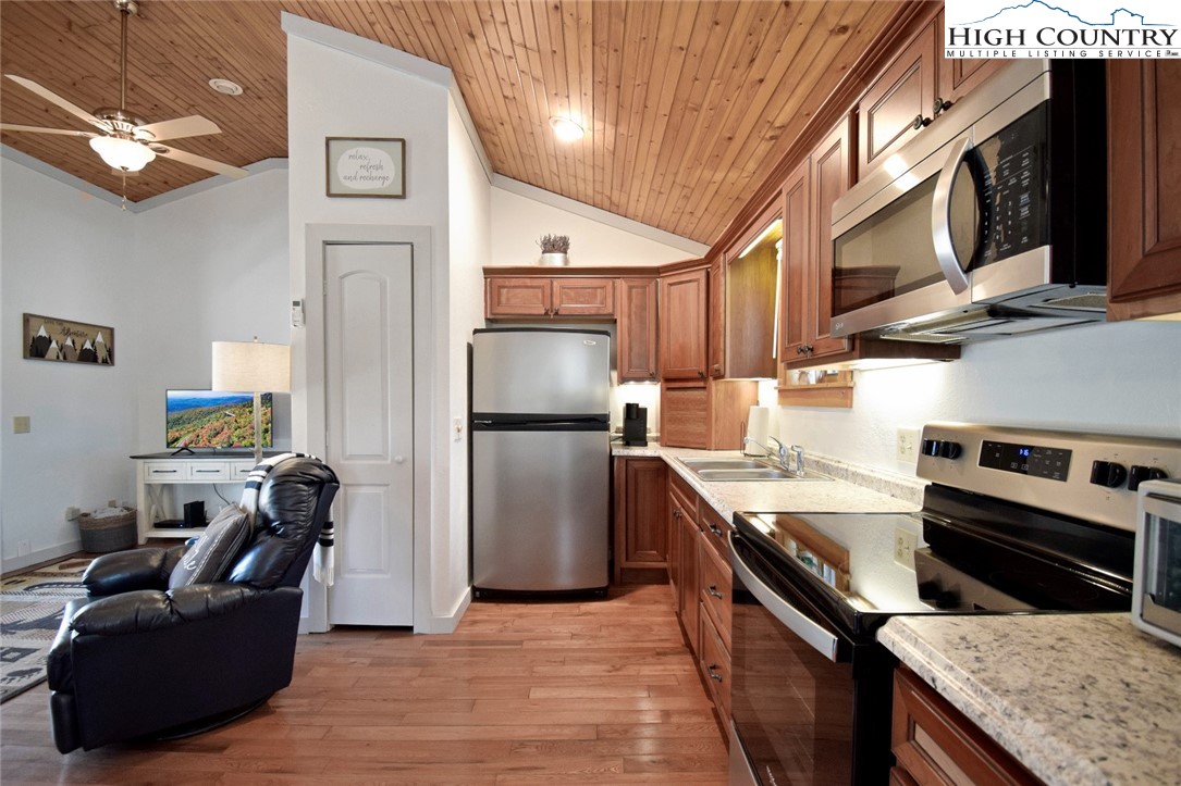 163 Black Pine Road Newland, NC 28657 - Photo 21 of 40