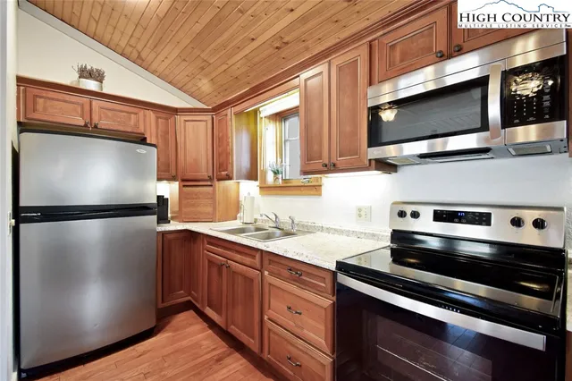 $264,000 | 163 Black Pine Road, Newland, NC 28657