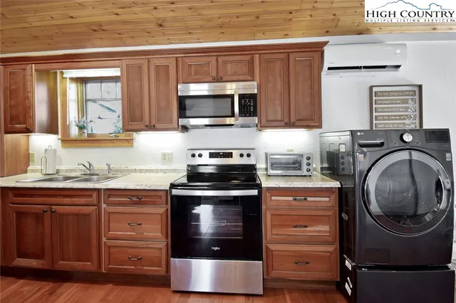 $264,000 | 163 Black Pine Road, Newland, NC 28657