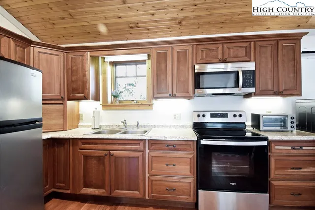 $264,000 | 163 Black Pine Road, Newland, NC 28657