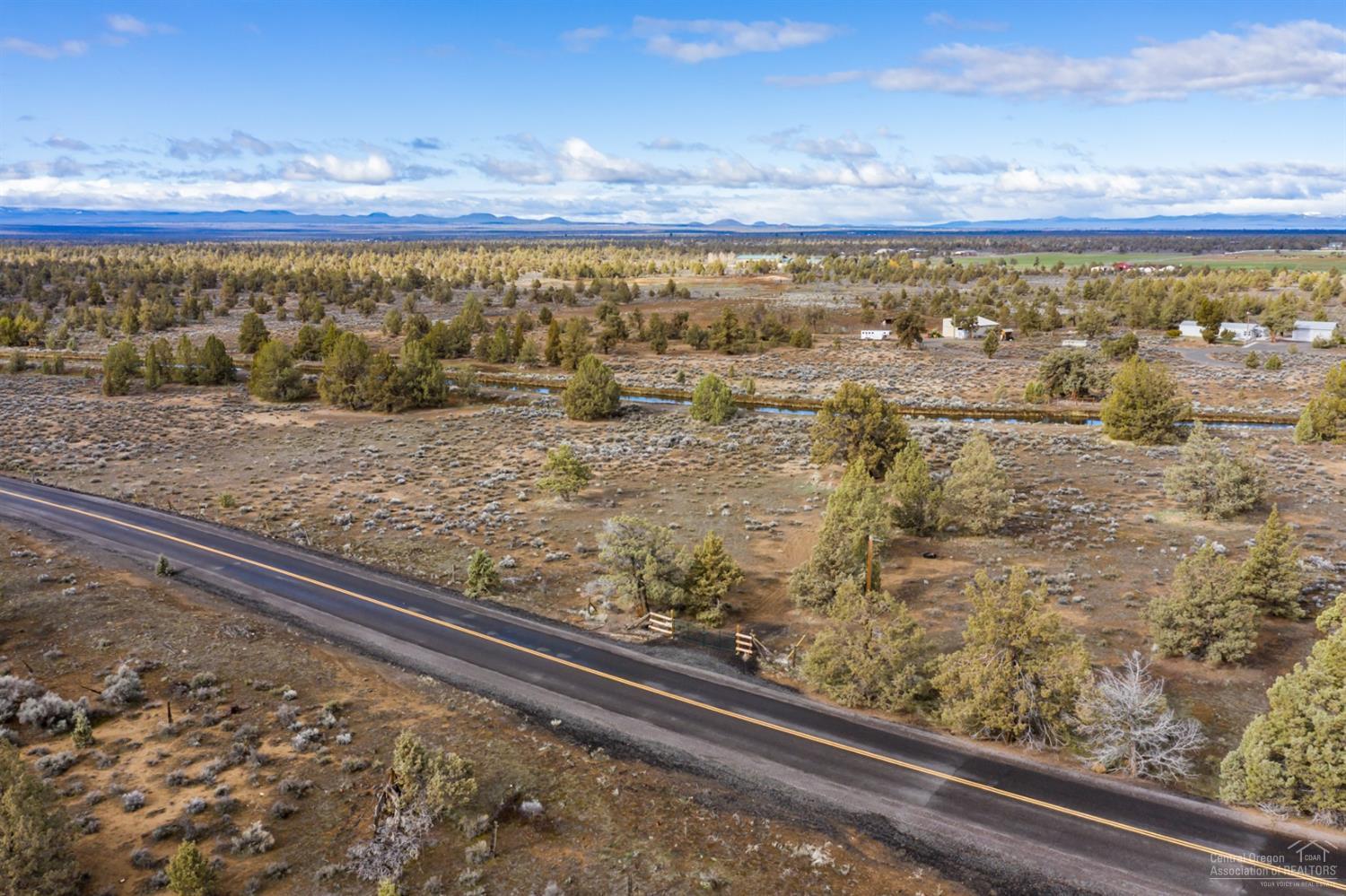 25965 Walker Road Bend, OR 97701 - Photo 7 of 13 Gallery Image 7