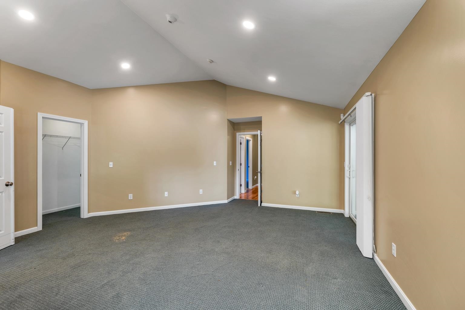 61 Sullivan Farm Drive Rochester, NH 03868 - Photo 17 of 40