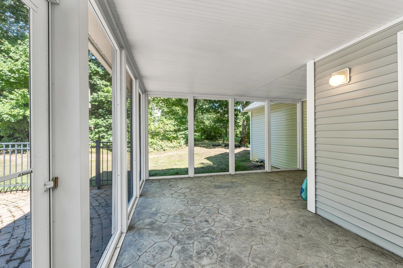 61 Sullivan Farm Drive Rochester, NH 03868 - Photo 32 of 40