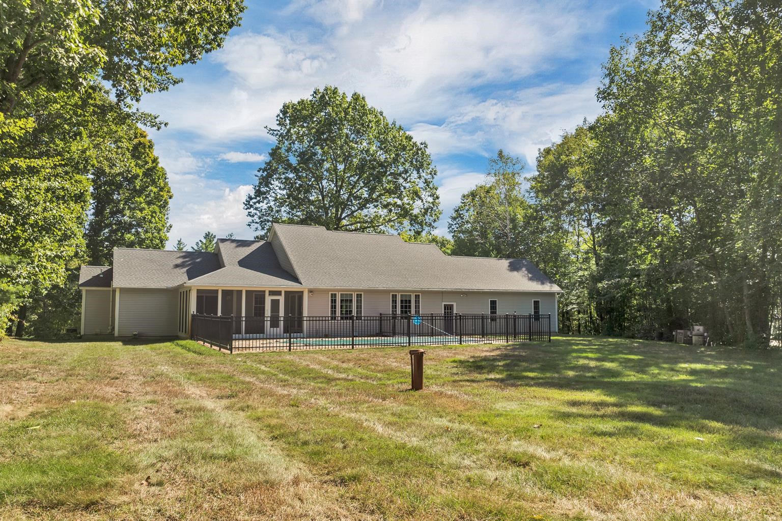 61 Sullivan Farm Drive Rochester, NH 03868 - Photo 5 of 40