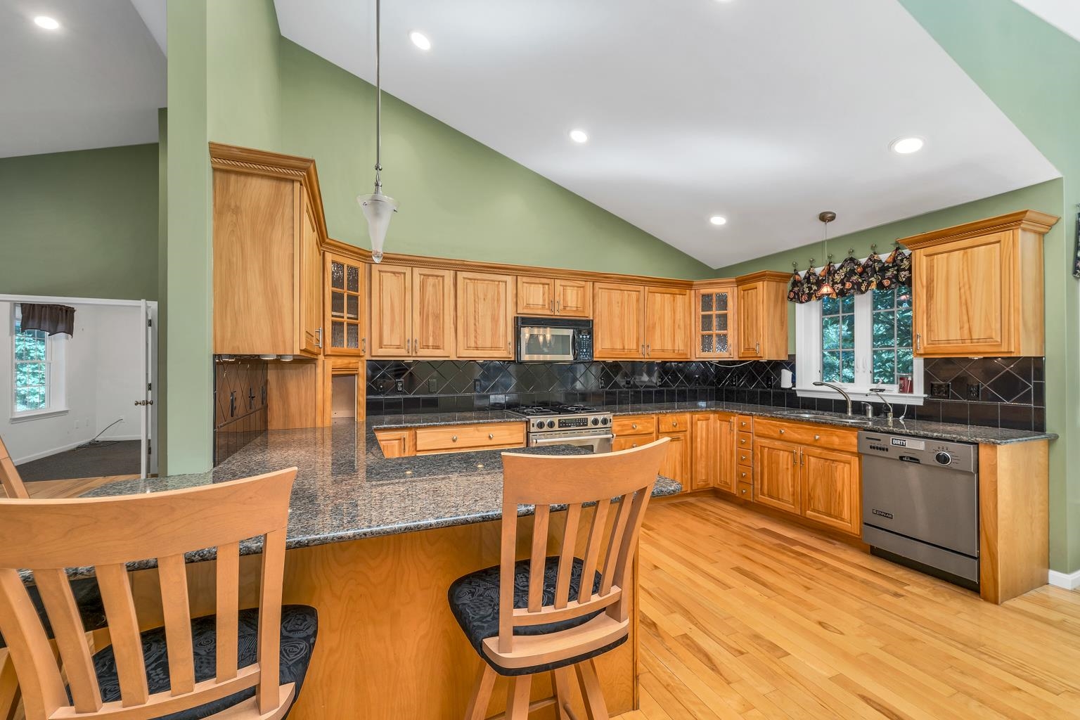 61 Sullivan Farm Drive Rochester, NH 03868 - Photo 8 of 40