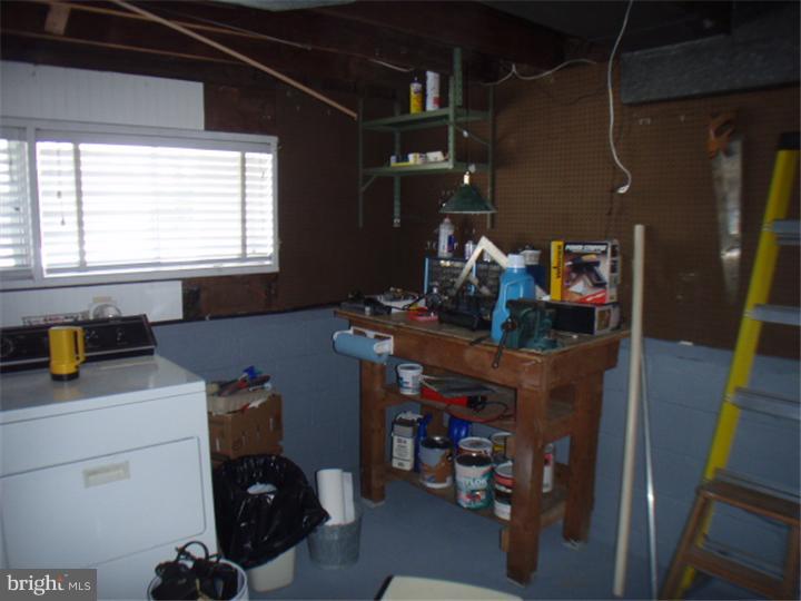 14 Matthews Road Newark, DE 19713 - Photo 11 of 12 Laundry Room