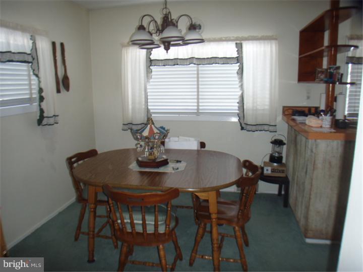 14 Matthews Road Newark, DE 19713 - Photo 3 of 12 Dining Room