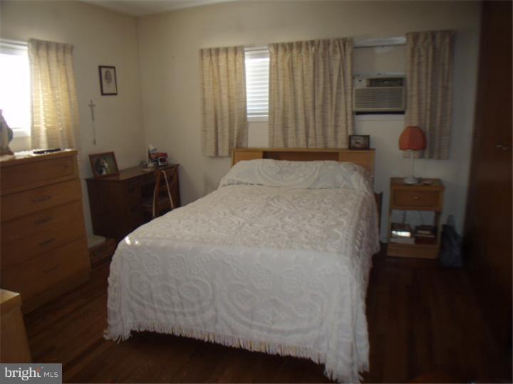 14 Matthews Road Newark, DE 19713 - Photo 6 of 12 Master Bedroom