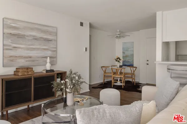 $679,000 | 2411 Prospect Avenue, Unit 112, Hermosa Beach, CA 90254