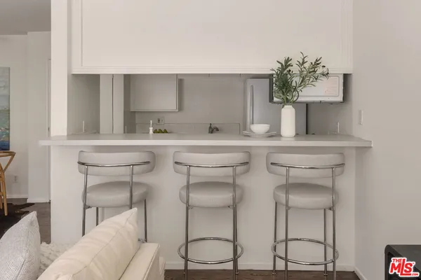 $679,000 | 2411 Prospect Avenue, Unit 112, Hermosa Beach, CA 90254