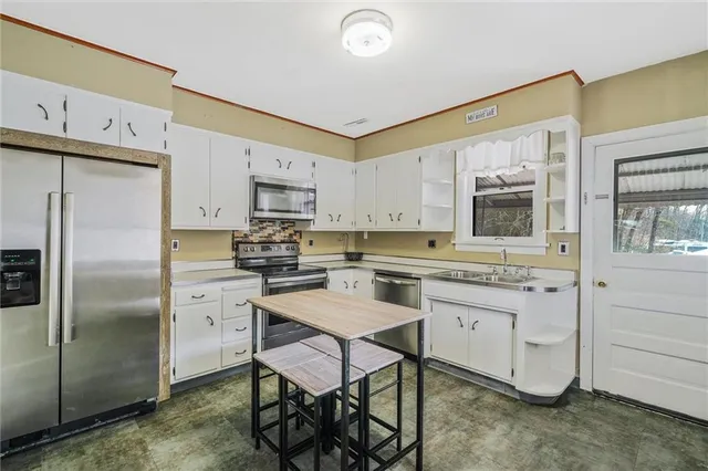 $160,000 | 560 Lake Lynn Road, Lake Lynn, PA 15451