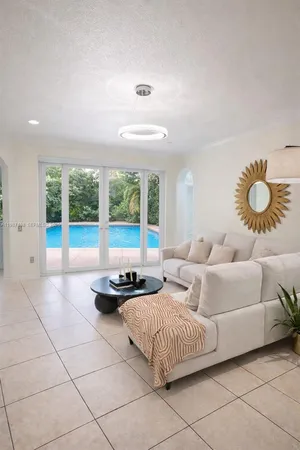 $4,000 | 4128 Southwest 156th Court, Miami, FL 33185