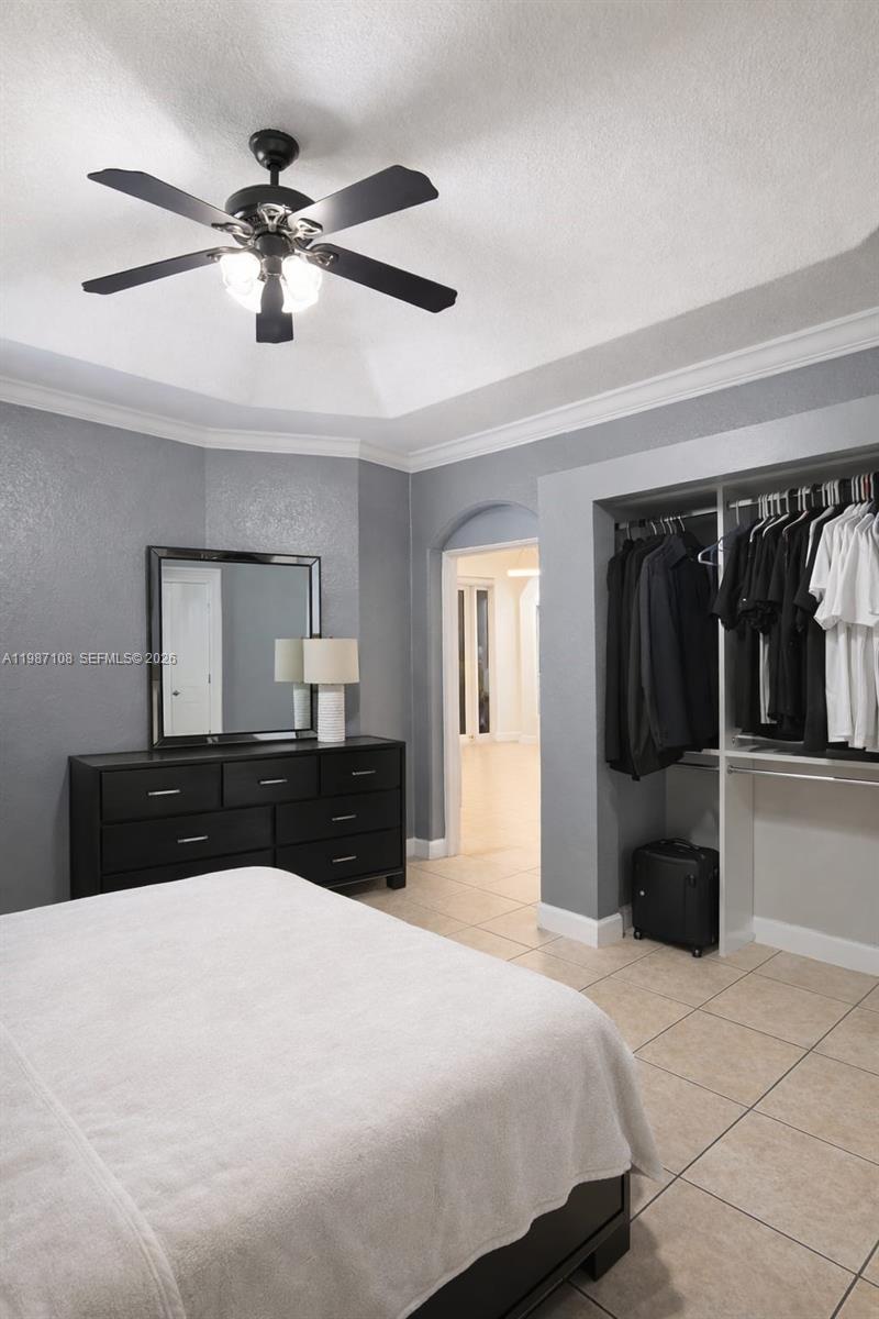 4128 Southwest 156th Court Miami, FL 33185 - Photo 5 of 22